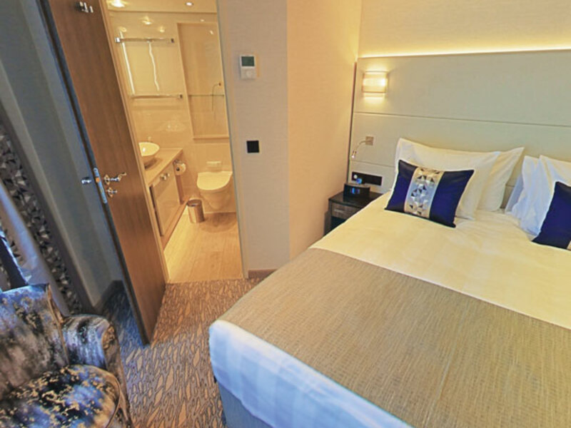 Category 4 | Ruby Deck